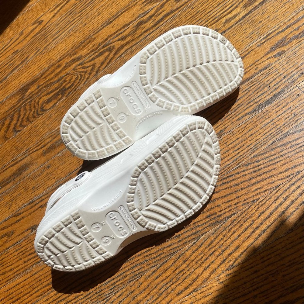 Crocs Classic Fuzz-Lined Clog In White - image 7